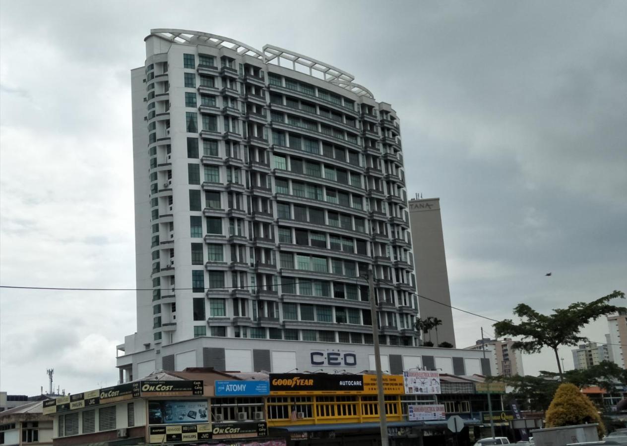 Appartamento Wau Bulan Flies At The Ceo Bayan Lepas Esterno foto